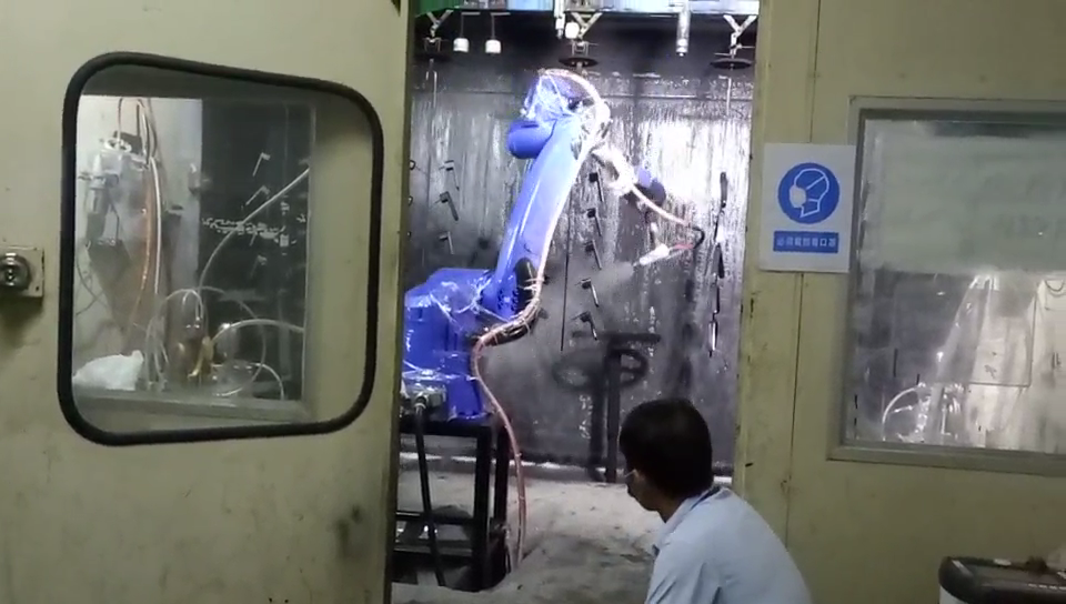 噴涂機(jī)器人多少錢一臺(tái)？(圖2)