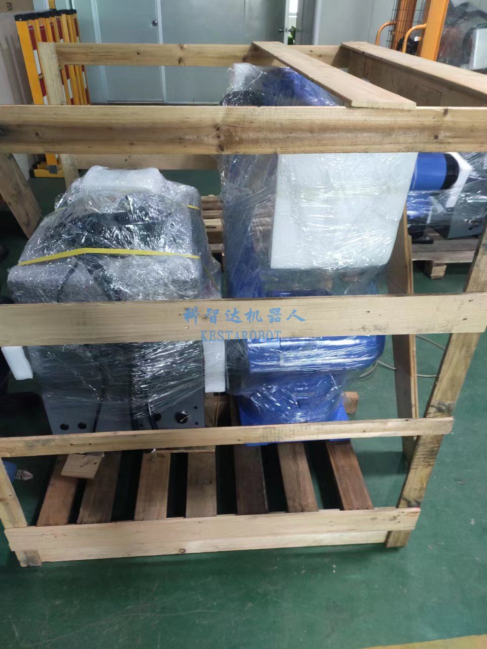 四軸關節機器人批量生產中(圖7) 四軸關節機器人批量生產中(圖7)