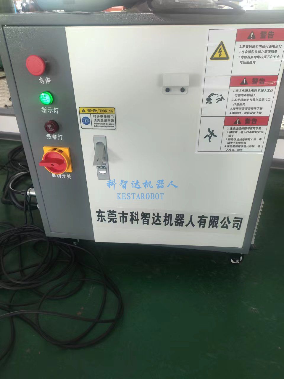 四軸關節機器人批量生產中(圖8) 四軸關節機器人批量生產中(圖8)
